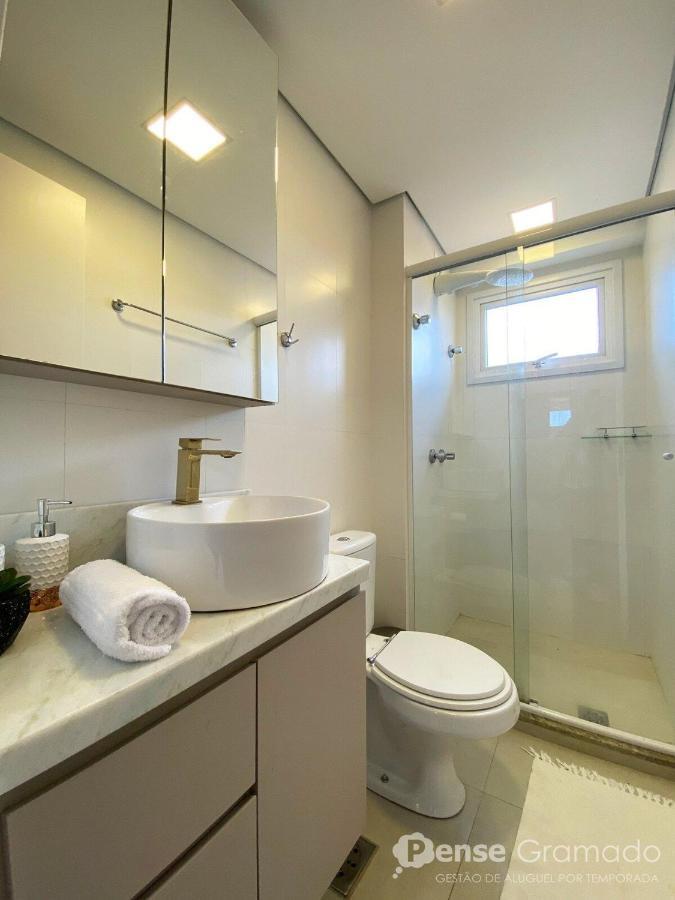 Apartamento 2 Suites - 650M Da Rua Coberta Gramado Esterno foto