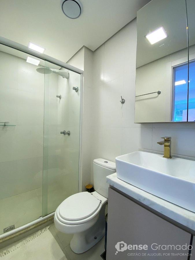 Apartamento 2 Suites - 650M Da Rua Coberta Gramado Esterno foto
