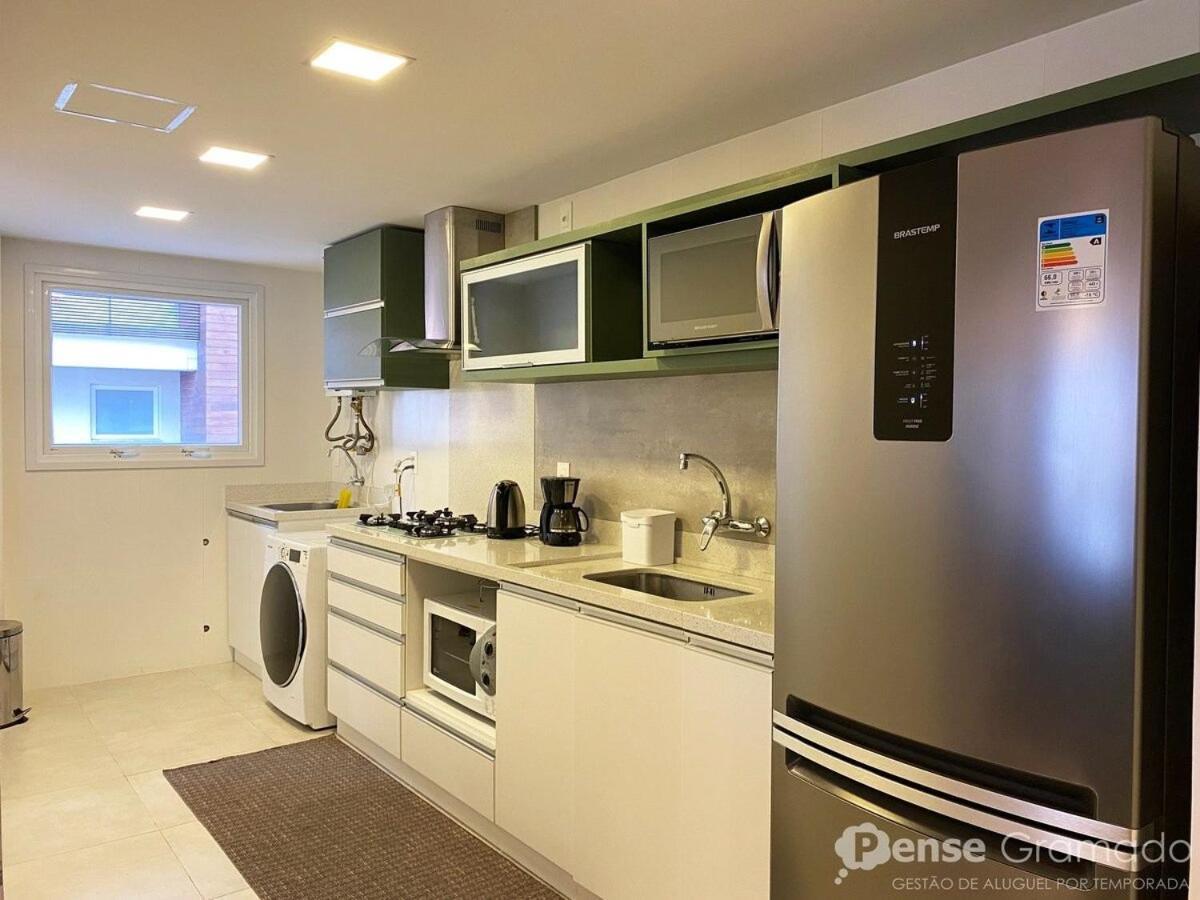 Apartamento 2 Suites - 650M Da Rua Coberta Gramado Esterno foto