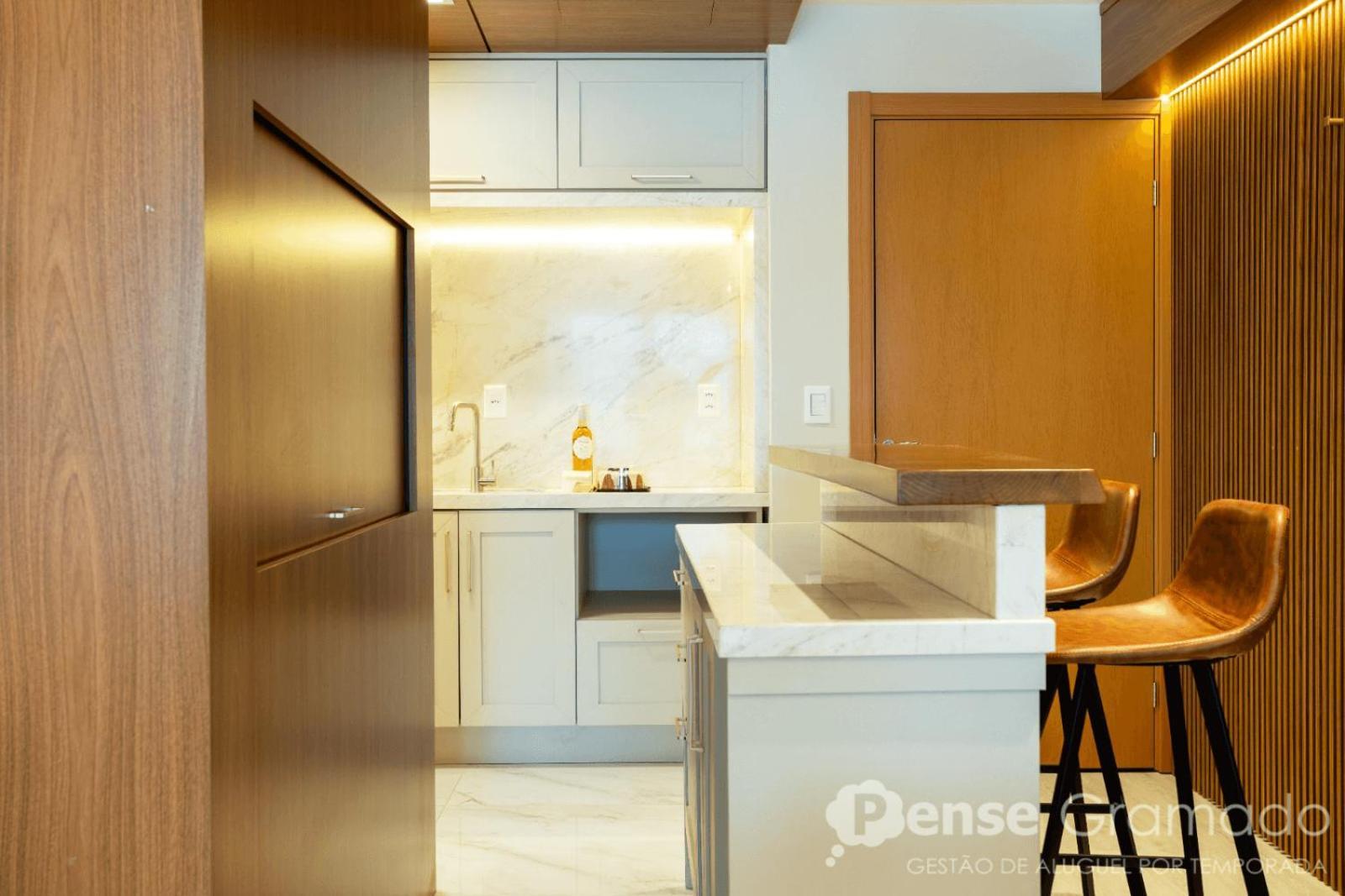 Apartamento 2 Suites - 650M Da Rua Coberta Gramado Esterno foto